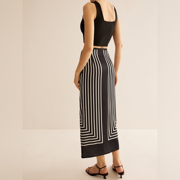 Commense‎ Geometric Pinstripe Satin Wrap Tie Skirt size M/6 - Picture 3 of 6